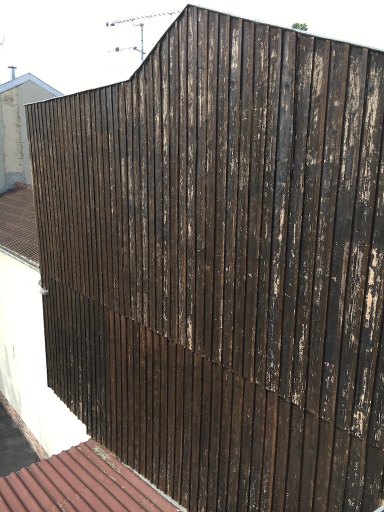 Entretien-bardage-bois-en-hauteur