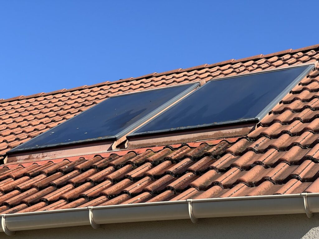 Nettoyer-ses-panneaux-solaires-reims-cordévasion-acro